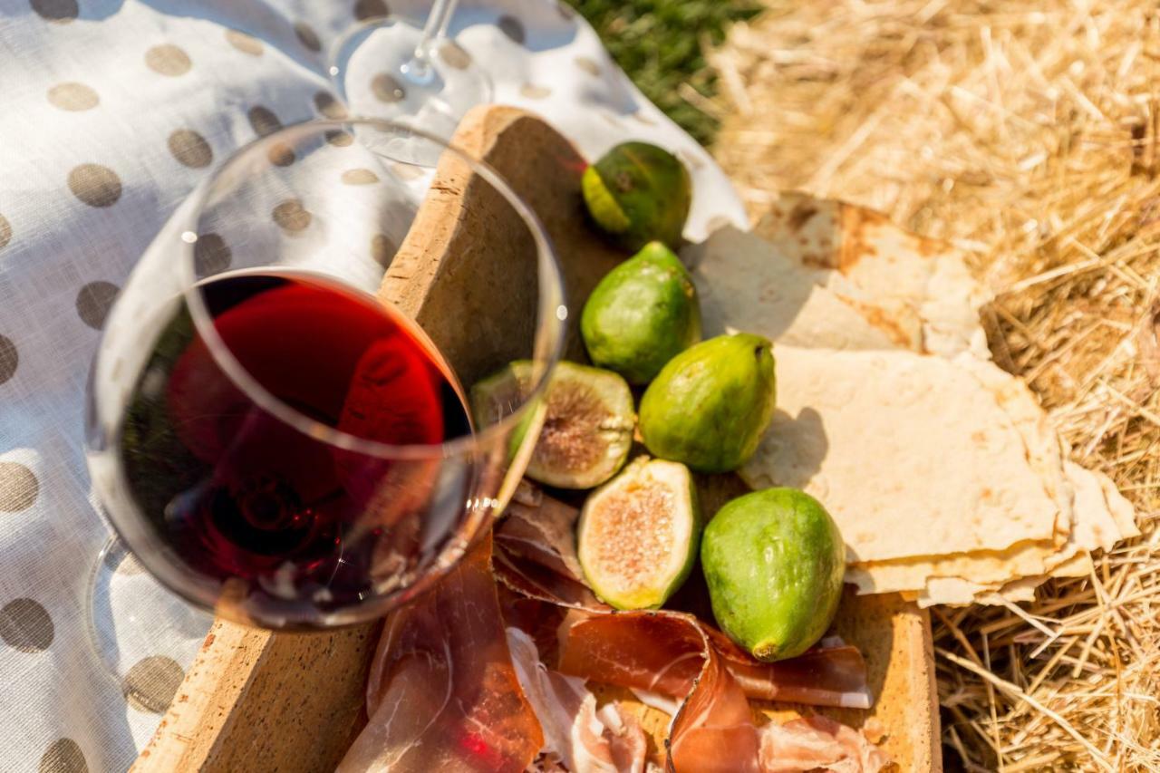 Tenuta Petra Bianca Palau Ngoại thất bức ảnh