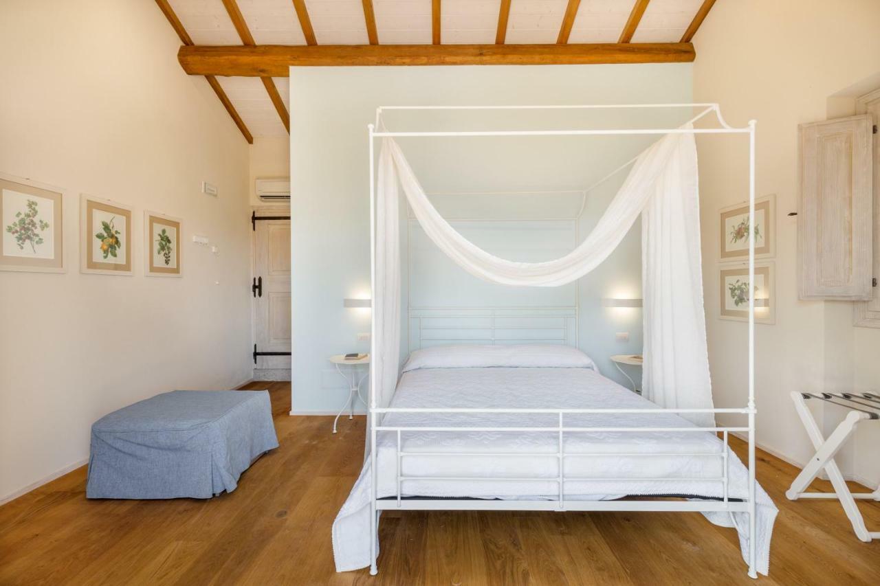 Tenuta Petra Bianca Palau Ngoại thất bức ảnh