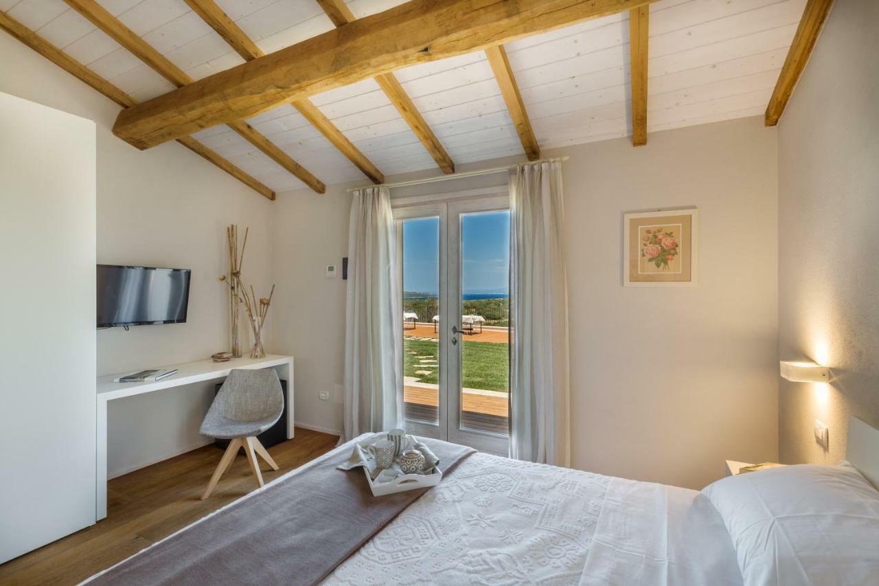 Tenuta Petra Bianca Palau Ngoại thất bức ảnh