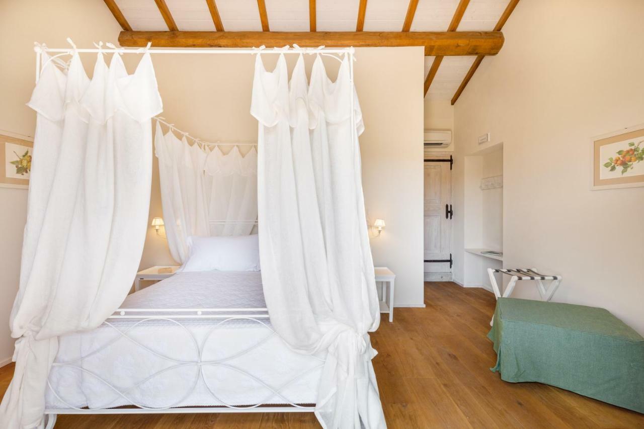 Tenuta Petra Bianca Palau Ngoại thất bức ảnh