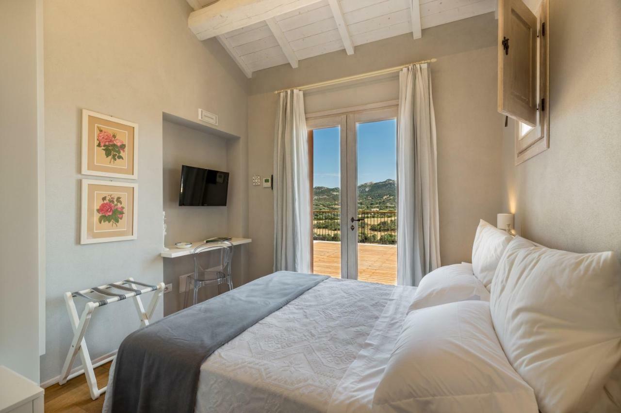 Tenuta Petra Bianca Palau Ngoại thất bức ảnh