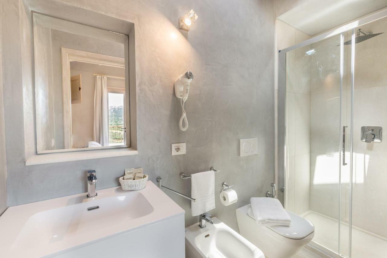 Tenuta Petra Bianca Palau Ngoại thất bức ảnh